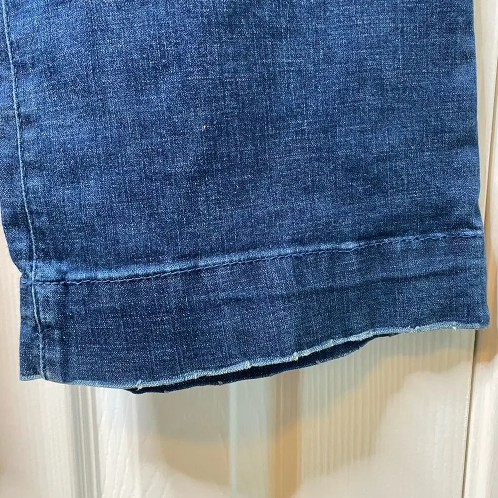 Wrangler Women's Sophia Mid-Rise Flare Leg Blue Jeans. Size 11 Regular Fit